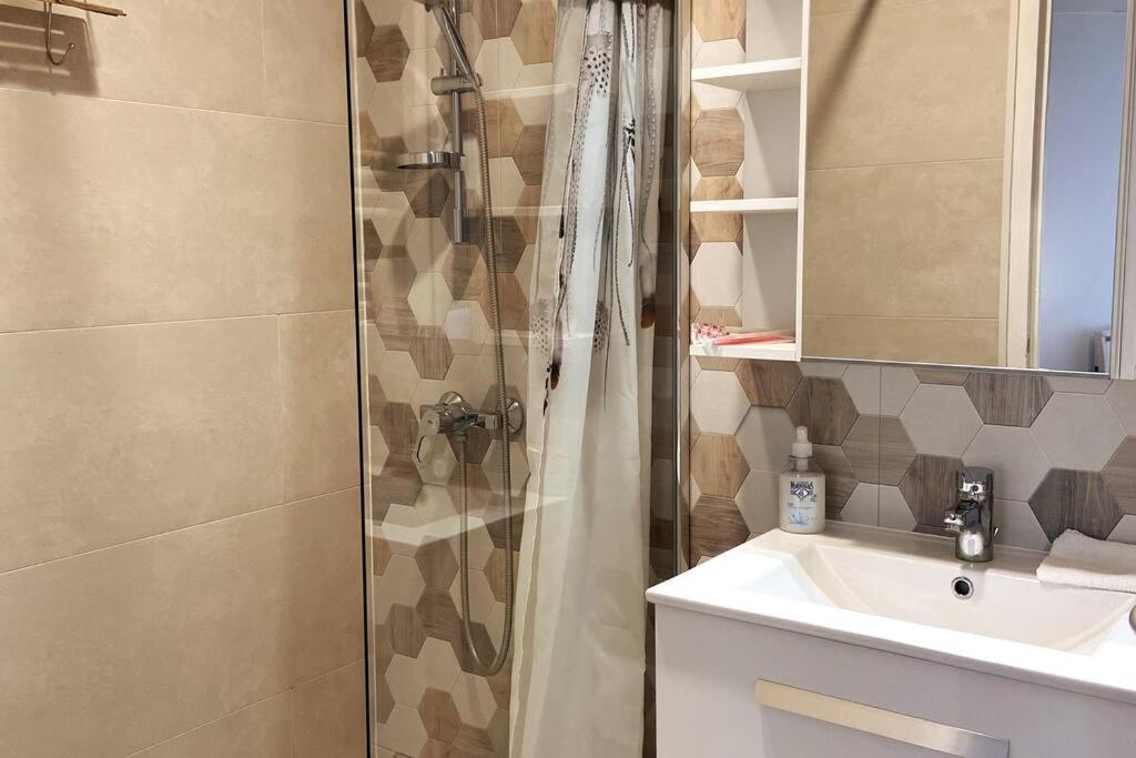 Le Saint-Amour Appartement Classe 2 Etoiles Екстер'єр фото